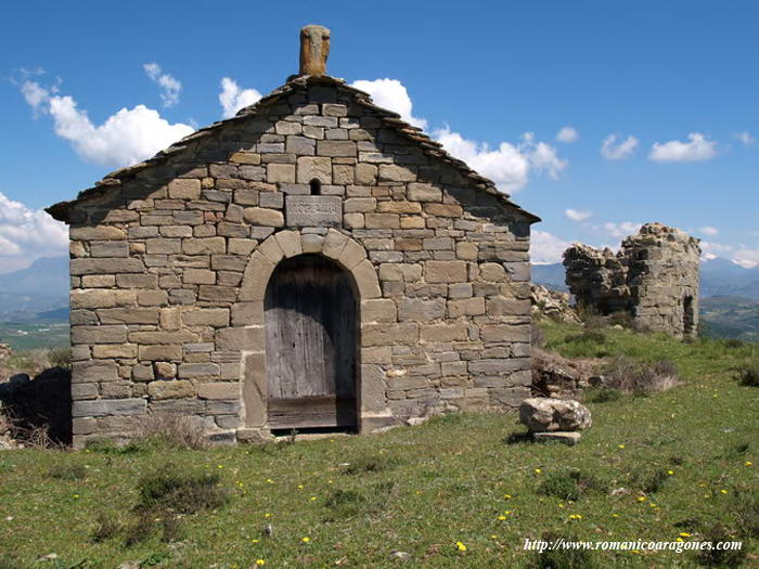 VISTA SUR DE SANTA WALDESCA. AL FONDO A DERCHA, BSIDE DEL TEMPLO